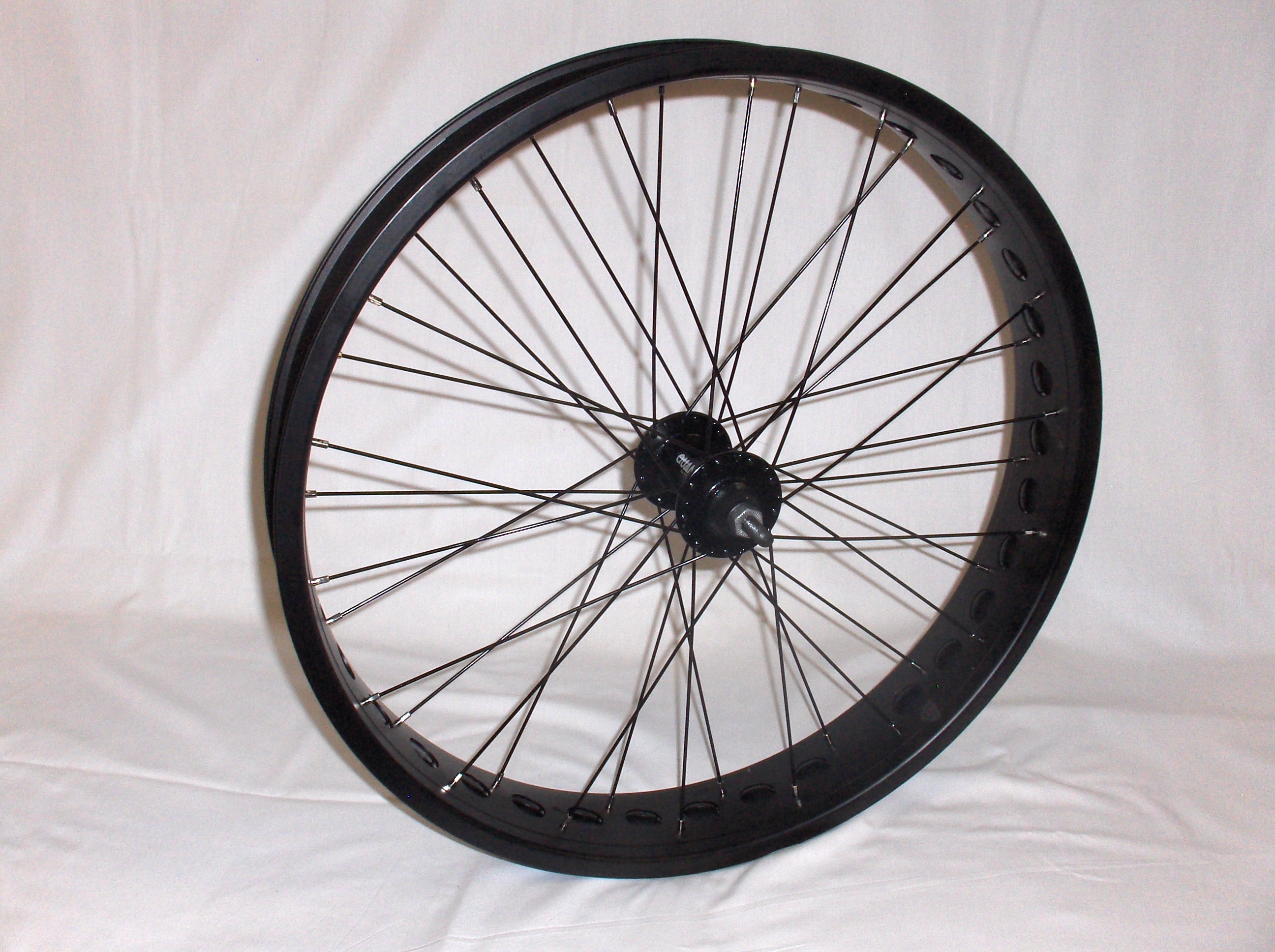 Wheel, Front 24x4 Matt Black
