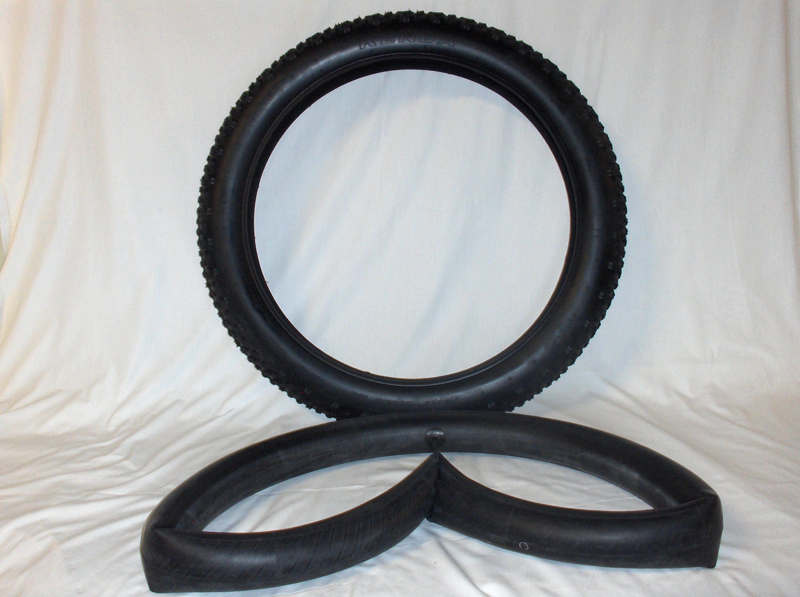 2 Tires with Tubes, 26x4